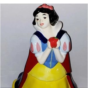 Snow White cookie jar and dopey salt&pepper shaker
